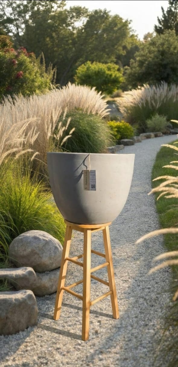 White Rounded Pot